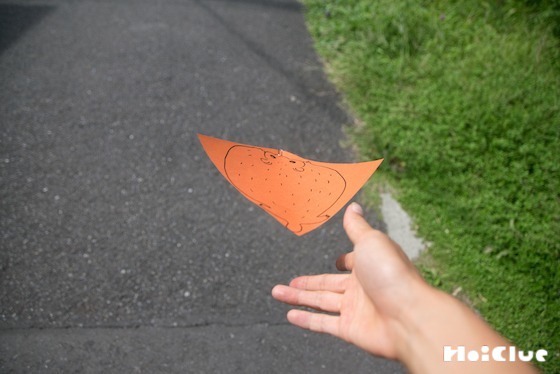 【工作コラム】ぴゅーんと飛ぶ！折り紙ムササビ！〜素材／折り紙〜