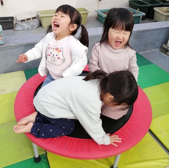 「人は人との関わりの中で育っていく」こどもの王国保育園 菊地奈津美さん〜コロナ禍での保育実践と思考vol.1〜 「人は人との関わりの中で育っていく」こどもの王国保育園 菊地奈津美さん〜コロナ禍での保育実践と思考vol.1〜