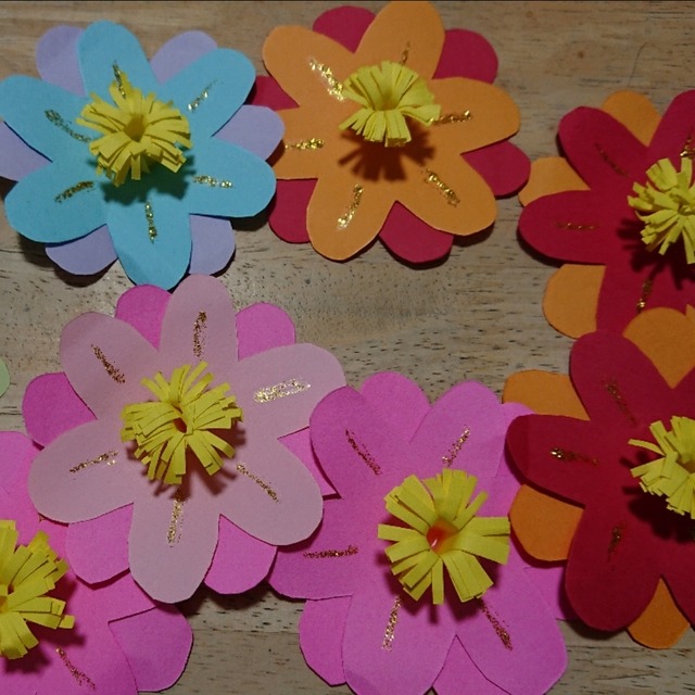 【みんなの投稿】卒園式、入園式に向けての花の飾りです💖