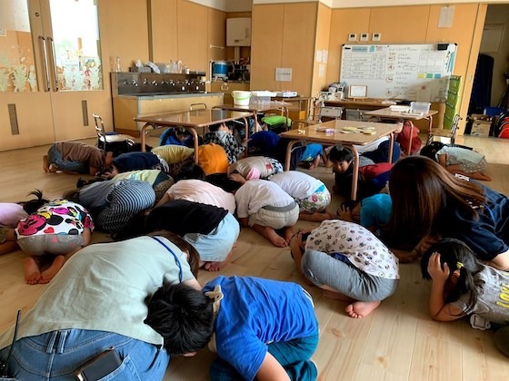 「どうすれば命が助かるのかを考える」震度6強の地震を経験し変えた、“避難訓練”の在り方。 「どうすれば命が助かるのかを考える」震度6強の地震を経験し変えた、“避難訓練”の在り方。