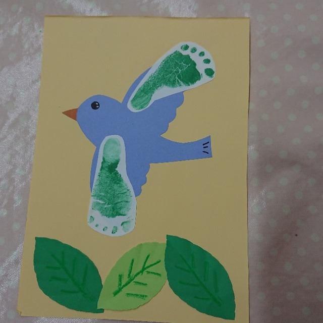 【みんなの投稿】足形で作った小鳥です‼️