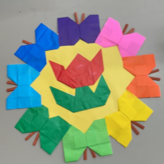 【みんなの投稿】4月折り紙