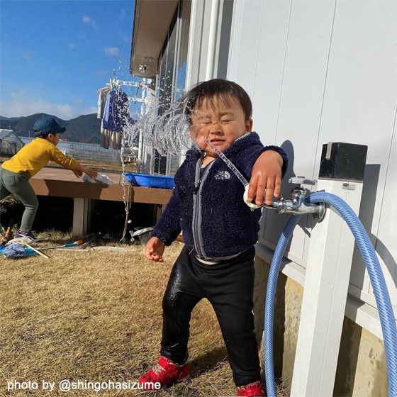 落ち葉やどんぐり、見つけたら…！ 〜こどもの「やってみたい」って、おもしろい！ーhoiclue_worldより〜