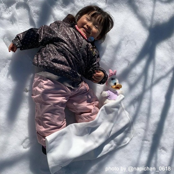 寒くても冷たくても…寝転びたい！〜hoiclue_worldより〜 こどもの「やってみたい」って、おもしろい！