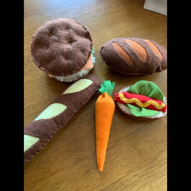 【みんなの投稿】フェルトでパンや野菜など