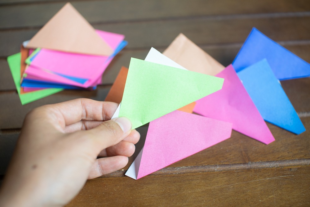 【自然遊び】折り紙のバッタはどこにいる！？〜素材／折り紙〜