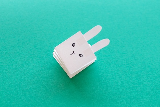 【工作コラム】じゃばらで作る、ぴょんぴょんうさぎ〜素材／画用紙〜