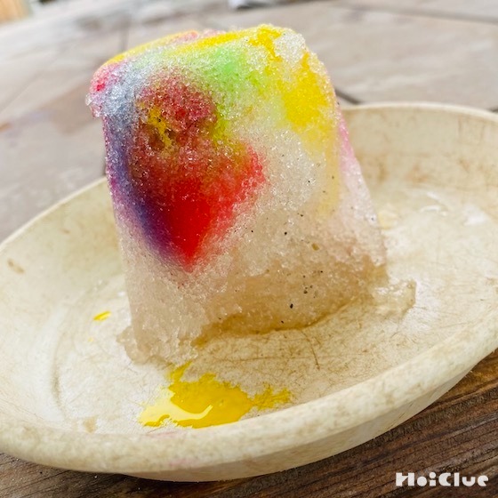 雪のかき氷〜絵の具を使った雪遊び〜