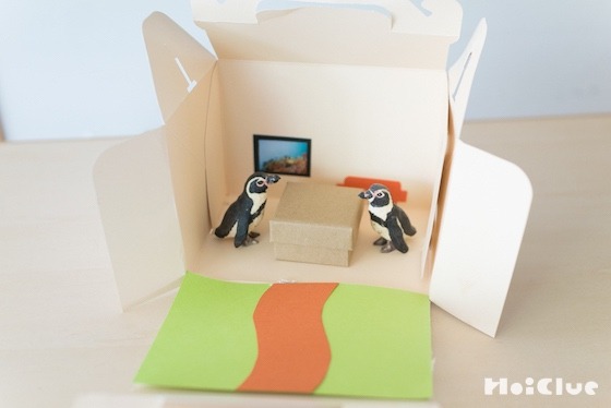【工作コラム】ケーキ箱で作る、持ち運びできるドールハウス〜素材／ケーキ箱〜