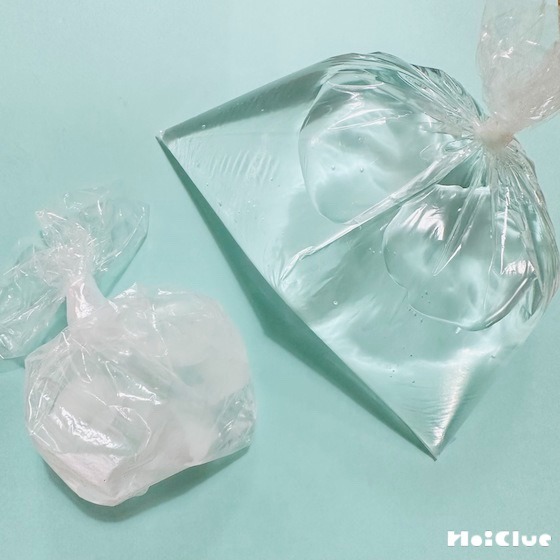 ひんやり冷たい、感触遊び〜汚れを気にせず室内でも楽しみやすい遊び〜