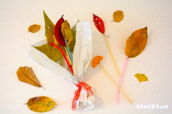 落ち葉のステッキ&ブーケ〜子どもたちから生まれた自然遊び〜