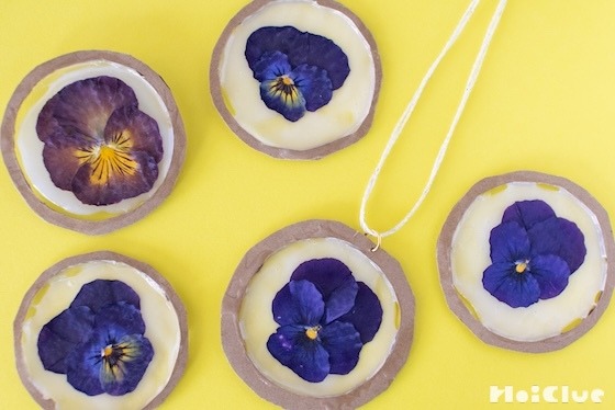 押し花で作るペンダント・バッジ〜素材／押し花〜