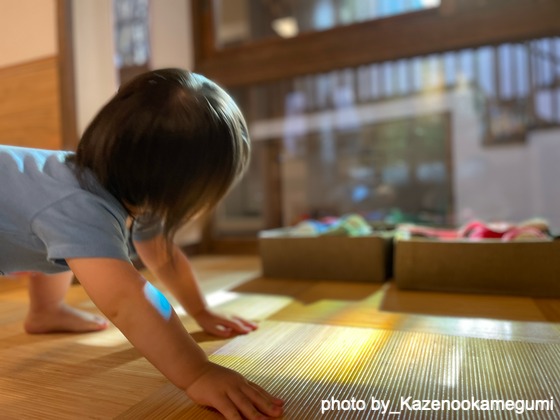 光のなかでゆっくり過ごす（東京都世田谷区ー風の丘めぐみ保育園）