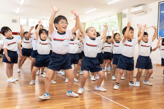 日本全国約450の園に導入！応募者全員にDVD・CDを無料で提供！～日本郵政とももいろクローバーZによる「あたらしい体操」～