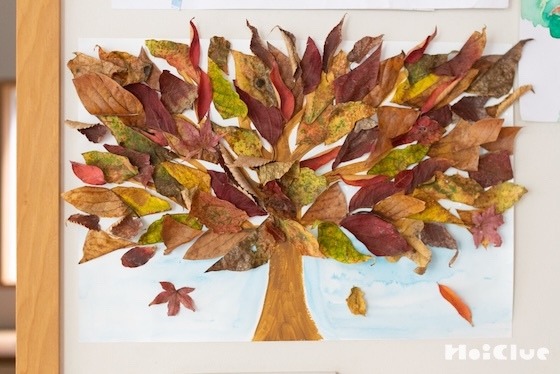 落ち葉のコラージュ、紅葉した木を描こう〜素材／落ち葉〜