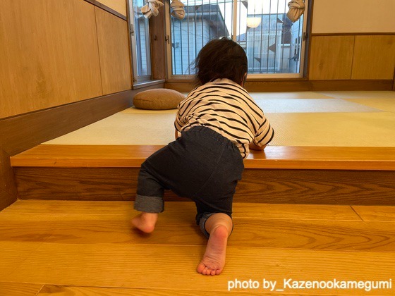 すべての保育室にある段差（東京都世田谷区ー風の丘めぐみ保育園）