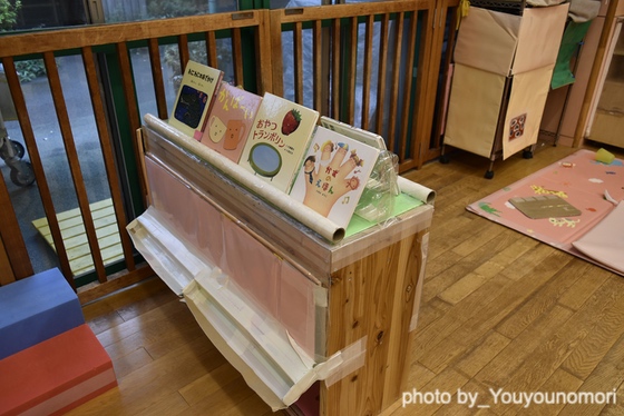 変わりゆく棚の使い道(神奈川県横浜市ーゆうゆうのもり幼保園) 変わりゆく棚の使い道(神奈川県横浜市ーゆうゆうのもり幼保園)