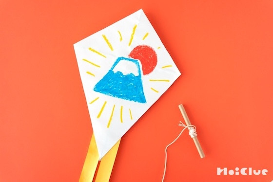 風に乗ってクルクル飛ぶ！小さなペーパーカイト〜素材／コピー用紙〜